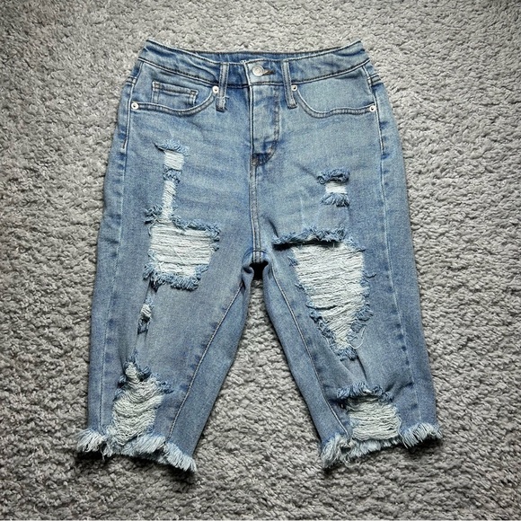 Wild Fable Shorts Womens 00 Bermuda Light Distressed Raw Hem Frayed Holes Beach - Picture 1 of 3